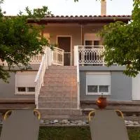 Themis Home, hotel i Mesimvría