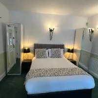 Barons Court Hotel, отель в Вулвергемптоне
