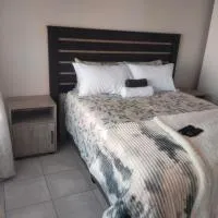 Rasesa Guesthouse Block V، فندق في Soshanguve
