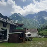 La Tana in Val Resia, hotel u gradu Gniva