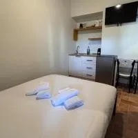 Πέτρινη φωλιά, hotel di Livadi