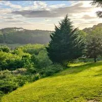 Les Gîtes de JueVince โรงแรมในIssac