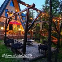 Dom Chalet, hotel en Tisău