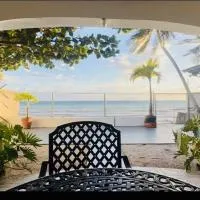 Kasa Mandulia Beachfront House, hotel i Lobo