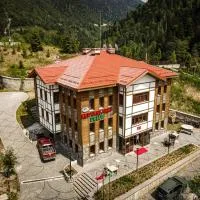 Ayder Kervansaray Deluxe Otel, khách sạn ở Ayder Yaylasi