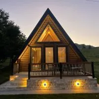 Grlo Sokolovo A-Frame Cottage - Mountain Retreat near Podgorica, hotel u gradu 'Korita'