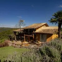 Varshana Hotel, hotel in Campo Largo