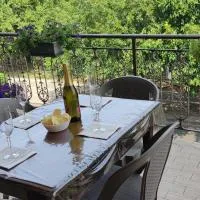 Alby's apartment, nella Motor Valley con parcheggio privato, מלון בפורמיג'ינה