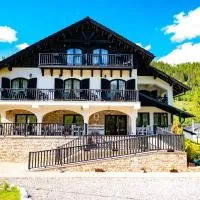 Luisenthal Conac Boutique Retreat & Spa Bucovina、フンドゥ・モルドベイのホテル