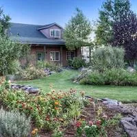 Wildland Gardens Farm House w Private Hot tub – hotel w mieście Joseph