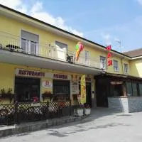 Hotel Paradise، فندق في Bruzolo