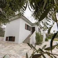 The Olive Home, хотел в Коропи