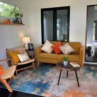 Turtle Beach House ONE, מלון בThai Muang