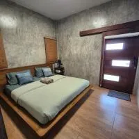 Kedthawa Homestay เฮือนภูผา, hotel u gradu Ban Cho Lae