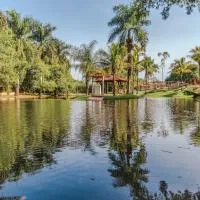 Hotel Estancia Santa Amélia, מלון בז'בוטיקבל