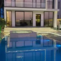 Aventus Luxury Villa, hotel u gradu Rrushkull