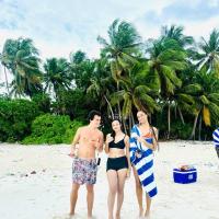 Blue Wave Hotel Maldives- Surf-fishing and beach -Free domestic transport when booked fullboard for a week, hotel dekat Dhaalu Airport - DDD, Kudahuvadhoo