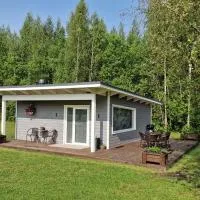 Small house with sauna, hótel í Papsaare