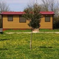 Bungalows Granja Escuela Arlanzón โรงแรมในArlanzón