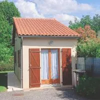 Maison T2 indépendante avec terrasse et parking, hotel v destinaci Buxerolles