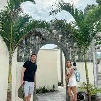Madi Beach Guesthouse, hotel a Maalhos