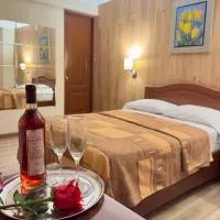 Hotel Asturias Inn, מלון בלימה