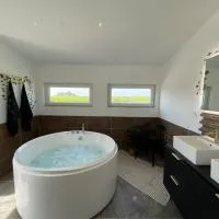 Bulles & Vignes - SPA Balnéo, hotel a Mouzillon