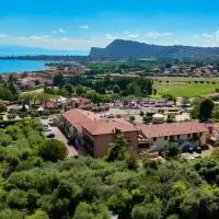 AHG Donna Silvia Wellness Hotel, hotel v destinácii Manerba del Garda