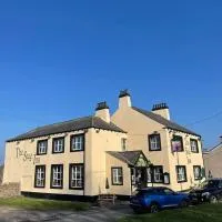 Room with Newly Renovated Private Bathroom above Village Pub Stag Inn Crosby Maryport، فندق في ماريبورت