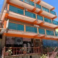 Enjoy Hotel, hotel i Caye Caulker