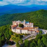 Hotel casa del pellegrino - Castelmonte: Castelmonte'de bir otel
