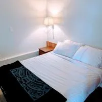 Gordie's Inn & Suites、Alert Bayのホテル