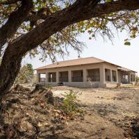 Rain Tree Camp, hotell sihtkohas  lennujaama Chunga Airport - CGX lähedal