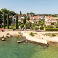 Villa On The Beach, viešbutis mieste Pirovacas