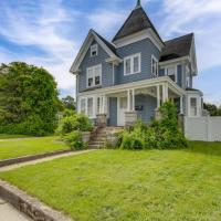 5 Mi to Beaches Historic Apartment in Westerly!, hotel dicht bij: Luchthaven Westerly State - WST, Westerly