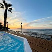 Luxury Beachfront Villa Margarita with Private Beach, Pool & Jacuzzi in Zakynthos, hotel en Akrotiri