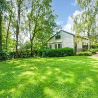 Serene Holiday Home in Ulestraten with Terrace, hotel near Maastricht-Aachen Airport - MST, Ulestraten