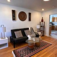 Charming & Cozy Family Home Near Plaza, Movie hall, hotel poblíž Letiště Cornwall Regional - YCC, Cornwall