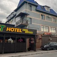 GT Hotel, hotel di Chernivtsi