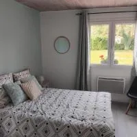 Maison pétanque piscine 2 à 6 personnes, hotel v destinácii Chevigny-en-Valière