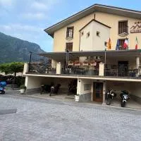 Hotel Ristorante Ligure, hotel en Vinadio