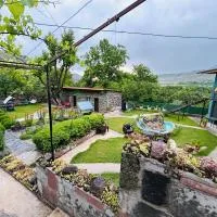 Vardzia - Tsotne's kingdom, hotel u gradu Vardzija