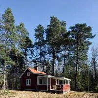Off-grid Swedish Cabin, hotel sa Knarsta