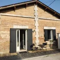 Appartement Maïa โรงแรมในSaint-Aigulin