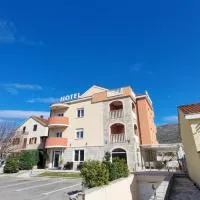 Hotel Aćimović，特雷比涅的飯店