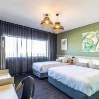 Nightcap at Commercial Hotel، فندق في غولد كوست