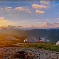 Sunrise Camping Lung Cu - Ha Giang, hotel Suy Tung Su városában