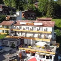 Adrenalin Backpackers Hotel，布朗恩沃德的飯店