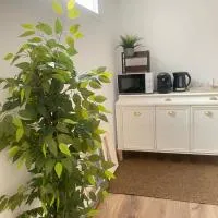 Hostal Jimena restaurante el Porvenir – hotel w mieście Martiherrero