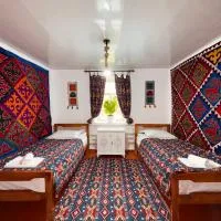 Kochmon guesthouse, hotel en Naryn